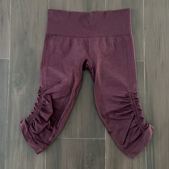 Lululemon In The Flow Crop II Heathered Bordeaux Drama - Picture 3 of 6